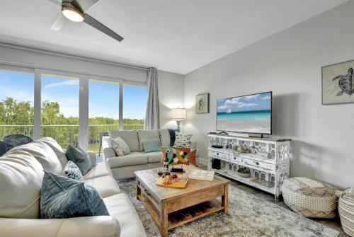 Mangrove Magic in Little Harbor Resort & Marina in Ruskin, USA