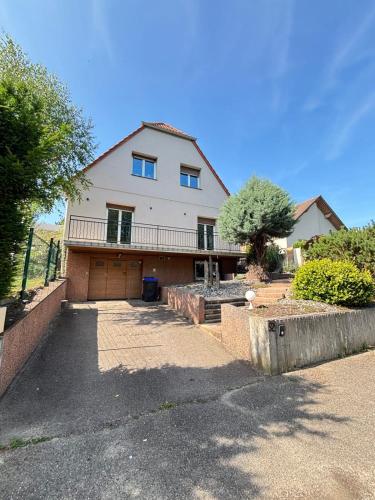 Soh Rent Cozy - Villa Piscine Proche Strasbourg - TV - Wifi - Parking in Lampertheim