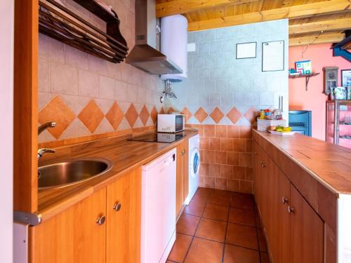 virtuve, Tranquil Stay Near Luna River in Carrocera
