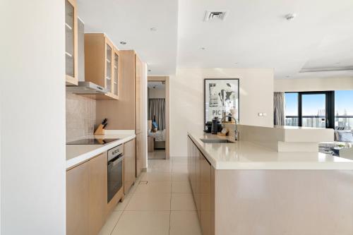 VayK - Luxurious 3BR in Business Bay with Burj Khalifa View - image 10