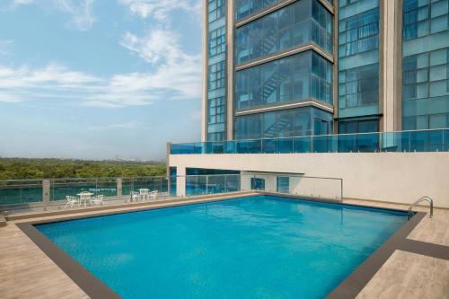 Peldbaseins, The Fern Residency, Bhiwandi-Pimplas, Series by Marriott in Bivandi