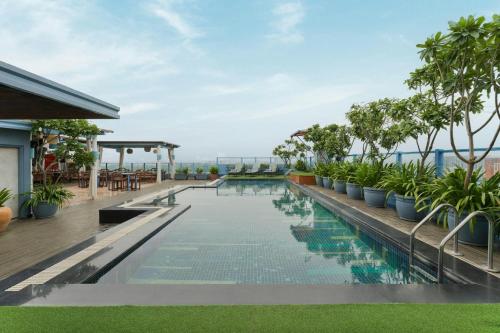 สระว่ายน้ำ, The Fern Jaipur, Series by Marriott in สนามบินไชยปุระ