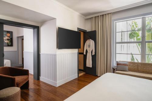 room detail thumbnail 2