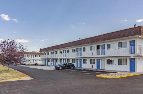 Motel 6 Cheyenne - main image