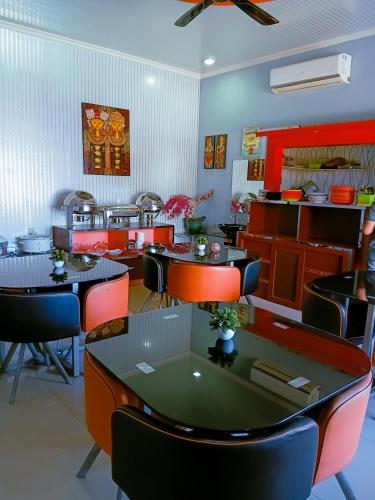 Hotel Grand illa palopo in Palopo