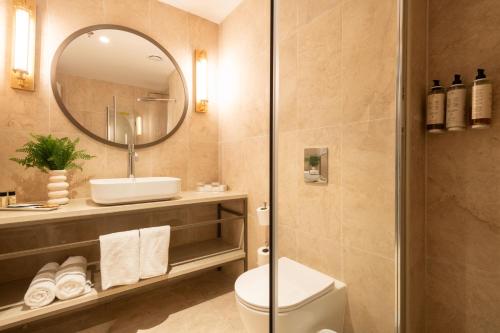 room detail thumbnail 2