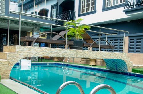 ZiZi BY KDOVE HOTLES AND SUITES 2