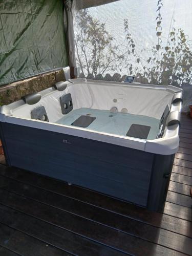 Hot tub, Benvenuti a Casa in San Pietro Avellana