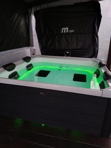Hot tub, Benvenuti a Casa in San Pietro Avellana