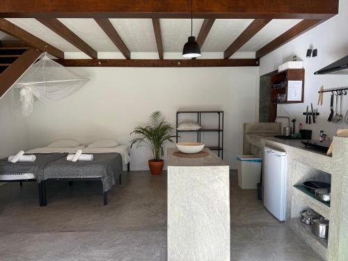 2 bedrooms, 4 beds