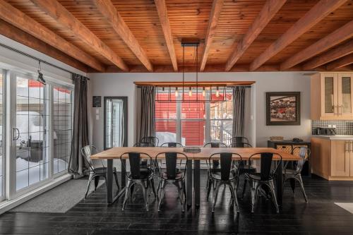 Chalet 9028 Chemin des Alpages by Les Chalets Alpins – khách sạn tại Stoneham