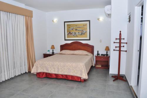 Hotel Laureles 70
