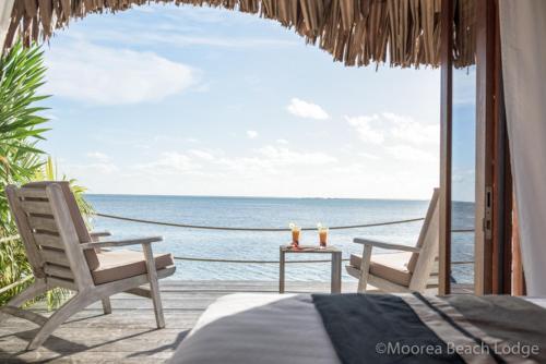 Moorea Beach Lodge Over view