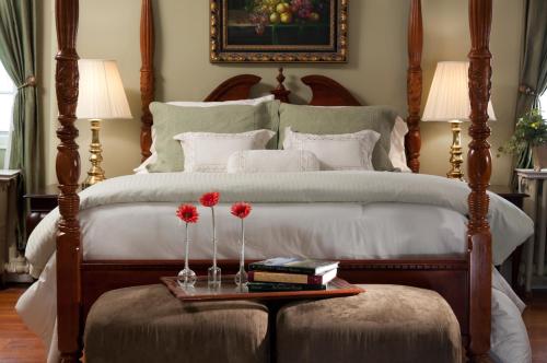 The Inn & Tavern at Meander The Inn & Tavern at Meander