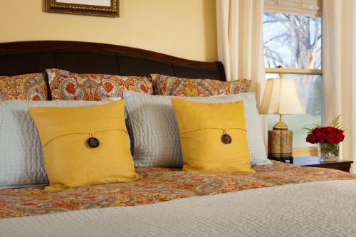 The Inn & Tavern at Meander The Inn & Tavern at Meander