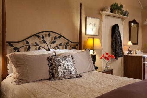 The Inn & Tavern at Meander The Inn & Tavern at Meander