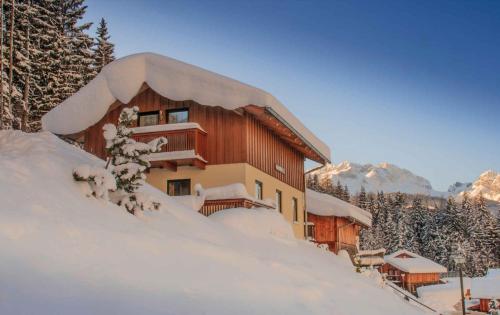 Holiday home in Annaberg im Lammertal - Tennengau 51127