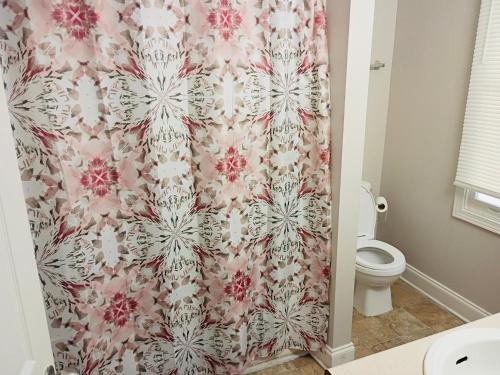 Facilities, Pryor Street Main Suite with Private Bathroom Room 1 in Mechanicsville