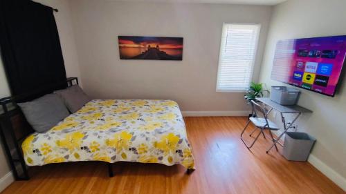 Pryor Street Main Suite with Private Bathroom Room 1 in Mechanicsville