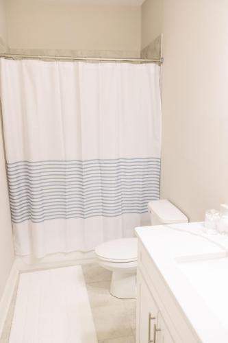 The Oxford Edit Chic 3BR All En Suites Pool - image 7