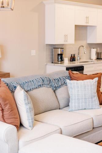The Oxford Edit Chic 3BR All En Suites Pool - image 12