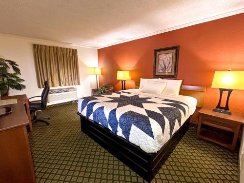 Jacksonville Inn - image 13