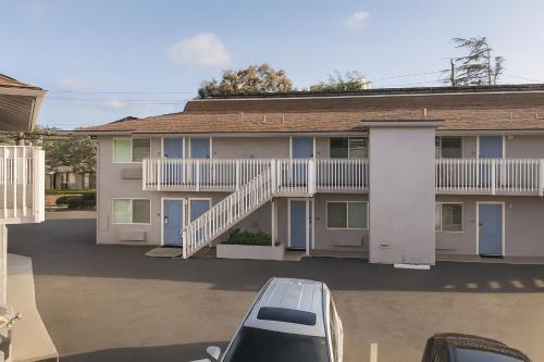Pacific Inn Monterey - image 2