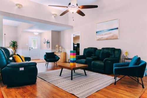 Hillside Paradise in Cedar Hill