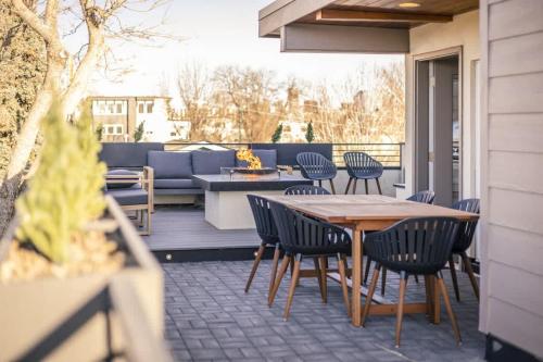 Luxury Oasis Heated Pool Rooftop Spa Fire Pits - image 5