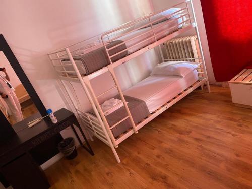 1 twin bed