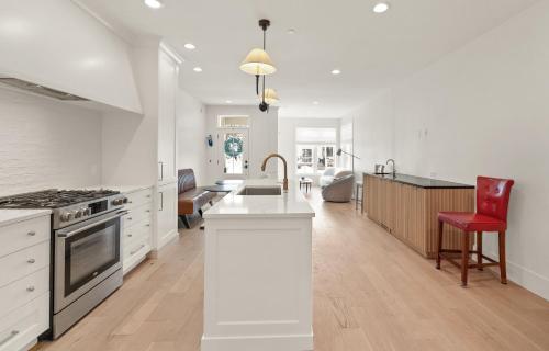Luxury Living in downtown Grand Haven - Rooftop Deck - image 11