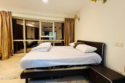 Cosy 1 Bed in JLT - image 3