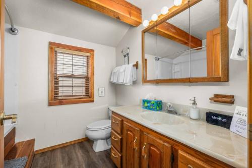 Cozy Family Cabin - Game Room - Near Ski Resorts - image 4