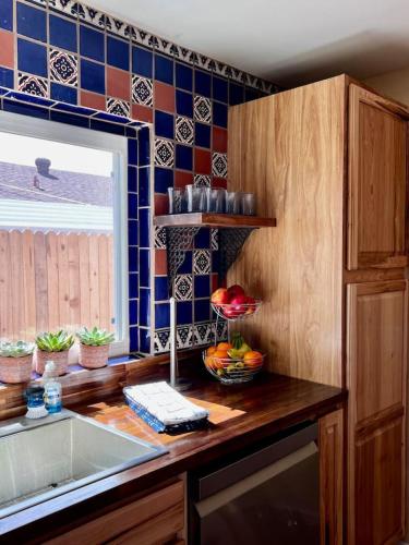 3 bd, Full kitchen, fenced yard, near Field of Dreams in 聖思多羅