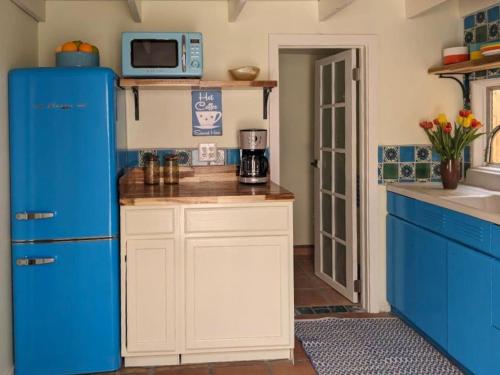 Mid-century marvelous 1 bed, pets welcome in San Ysidro