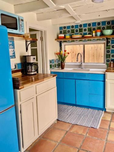 Mid-century marvelous 1 bed, pets welcome in San Ysidro