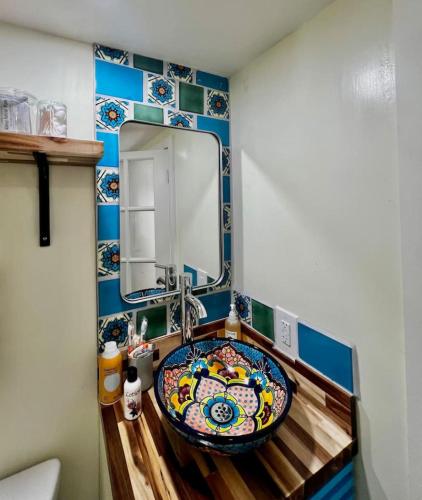 Mid-century marvelous 1 bed, pets welcome in San Ysidro