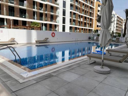 Large 1 Bedroom Apartment in Azizi Riviera 15 - image 7