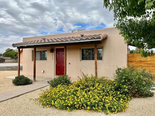 1 bedroom near NMSU. Washer and Dryer in unit, pets welcome.