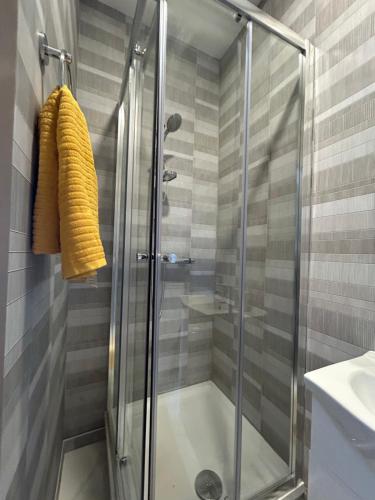 Fürdőszoba, S2 Private Room, Hospital, Train Station Contractors in Gillingham