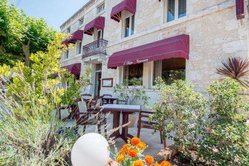 Exterior view, L'Etape Gasconne in Allemans-du-Dropt