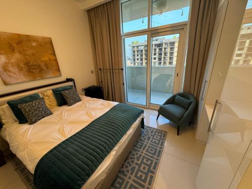 Modern 1 Bedroom Apartment In Prime JVC Location - image 5