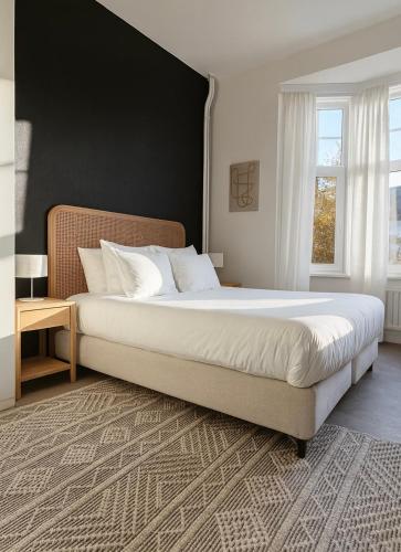 Modern 2-Bedroom Apartment for 4 Guests, In a Prime Location Close to the Train Station and the Historic Center of Ghent - Location saisonnière - Gand