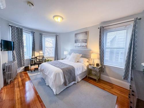 Renovated 3 bed 2 bath - steps to public transportation - image 10