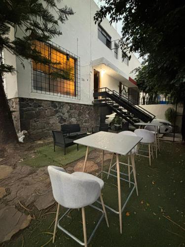 Hostal Casa Herrera - Base Aérea Militar Colegio del Aire