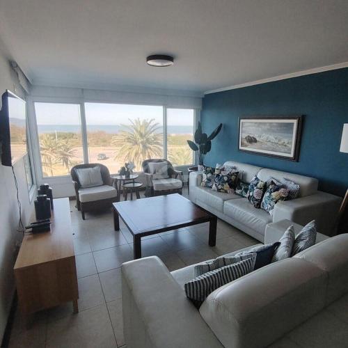 Apartamento en Punta del Este, Playa Brava, Frente al Mar
