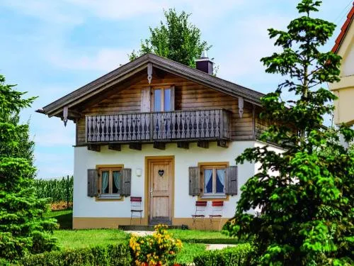Gemütliches Ferienhaus mit Terrasse im Vital Camp Bayerbach in Bayerbach, Deutschland