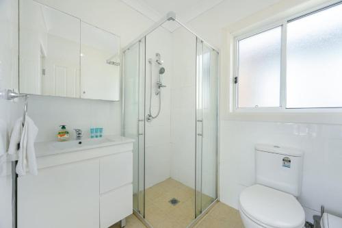 Bright 2BR North Ryde Near Metro & Macquarie - image 5