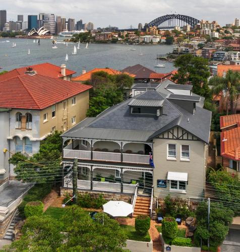 Cremorne Point Manor Hotel