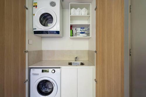 Calibre Greenview - Life in Sydney's Fashion Hub - image 14